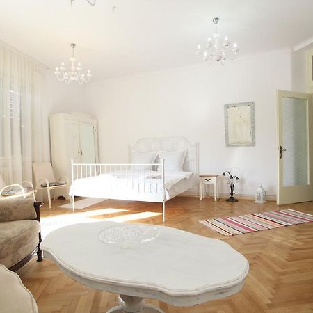 Ferienwohnung White Opera By Nux Cluj-Napoca Exterior foto